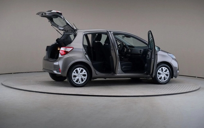 Toyota Yaris cena 58899 przebieg: 61325, rok produkcji 2020 z Luboń małe 154